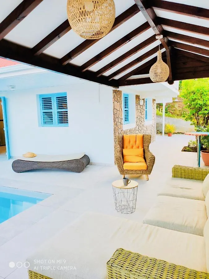 Location Maison Bleue avec piscine privative au Carbet Martinique Le Carbet 0*,  Martinique